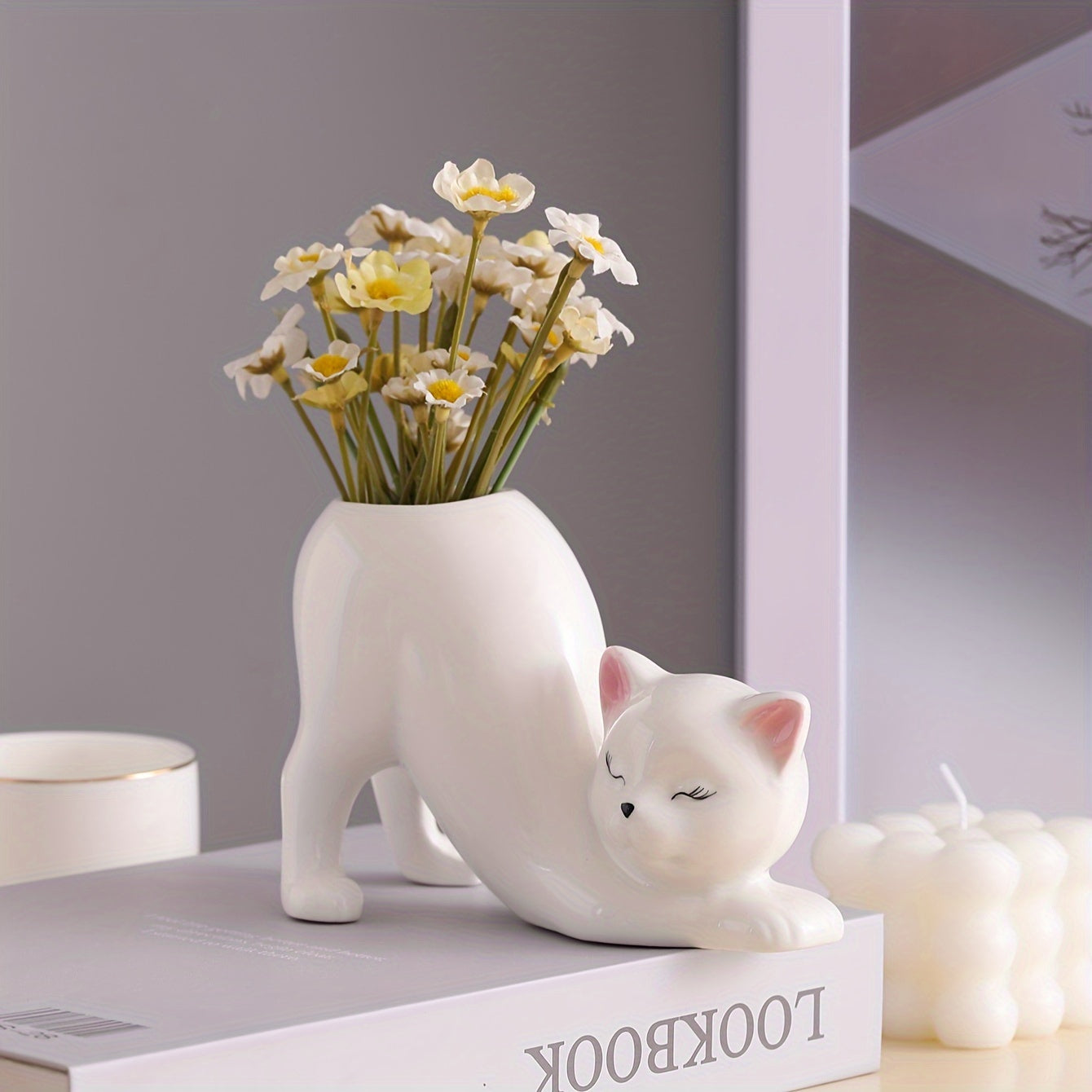 White Resin Cat Flowerpot