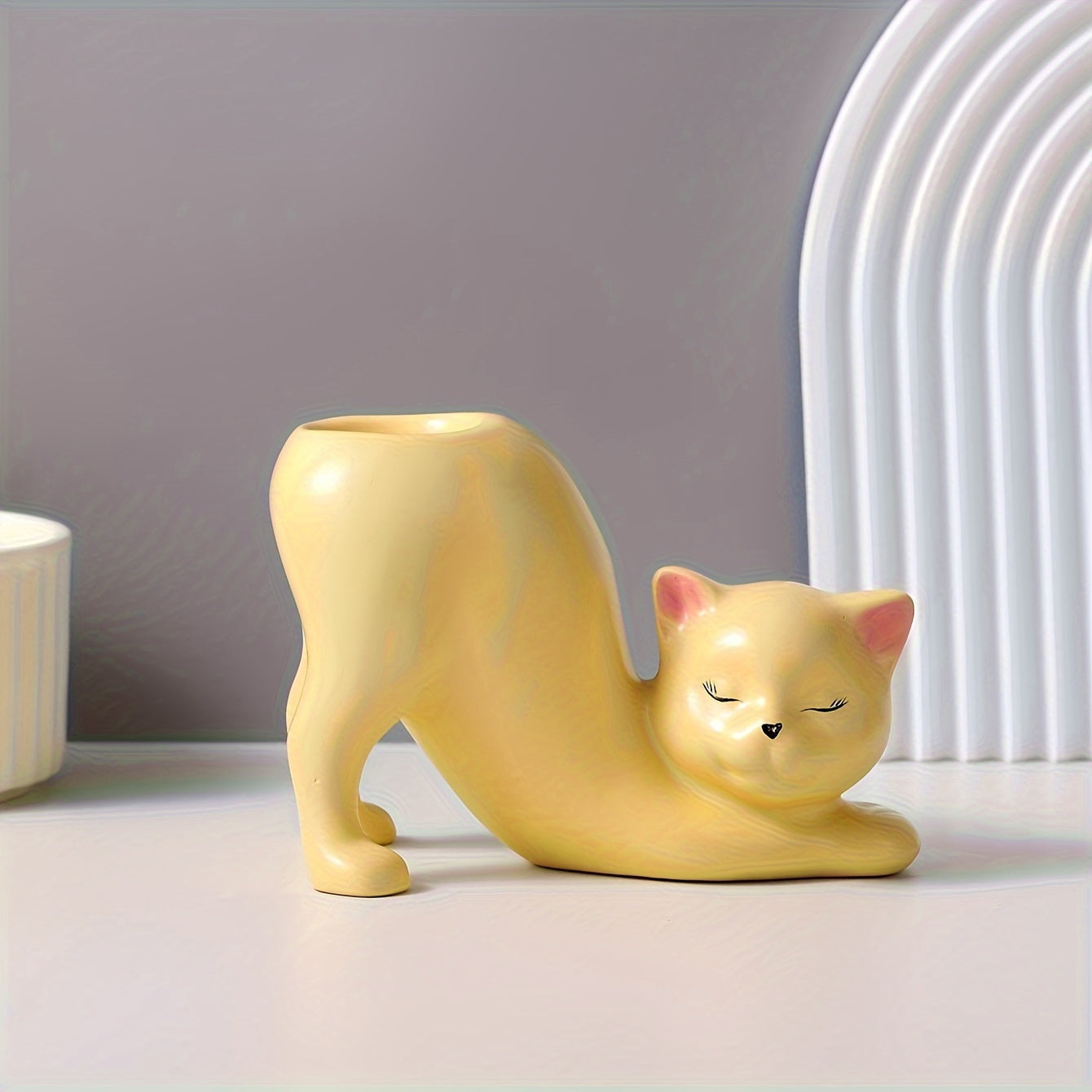 White Resin Cat Flowerpot